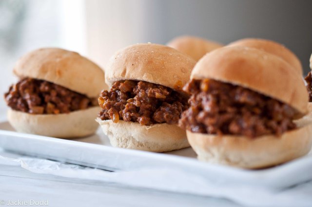 Photo credit: www.thebeeroness.com